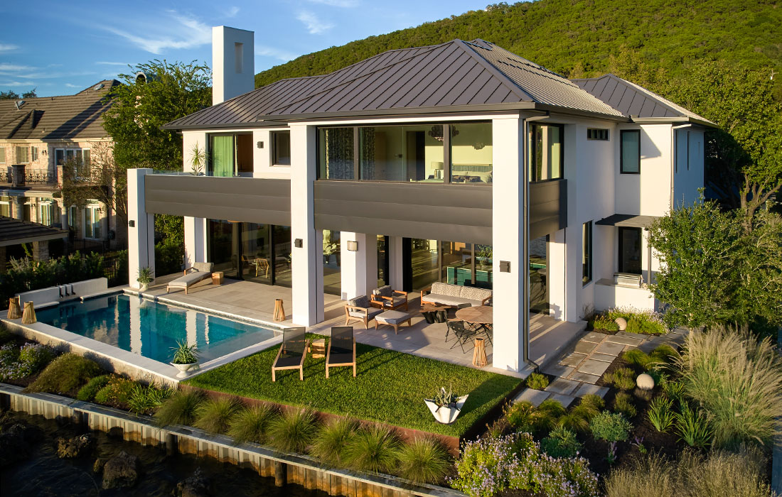 Lake Austin Vacation Property Gets Comfortable and Contemporary Remodel ...