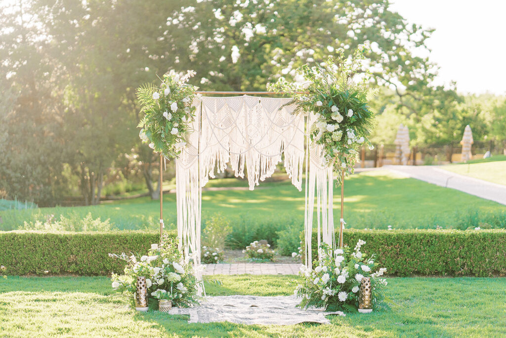 Amore Austin plans epic proposals.