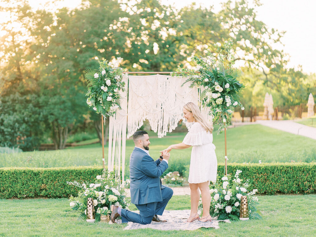 Amore Austin plans epic proposals.