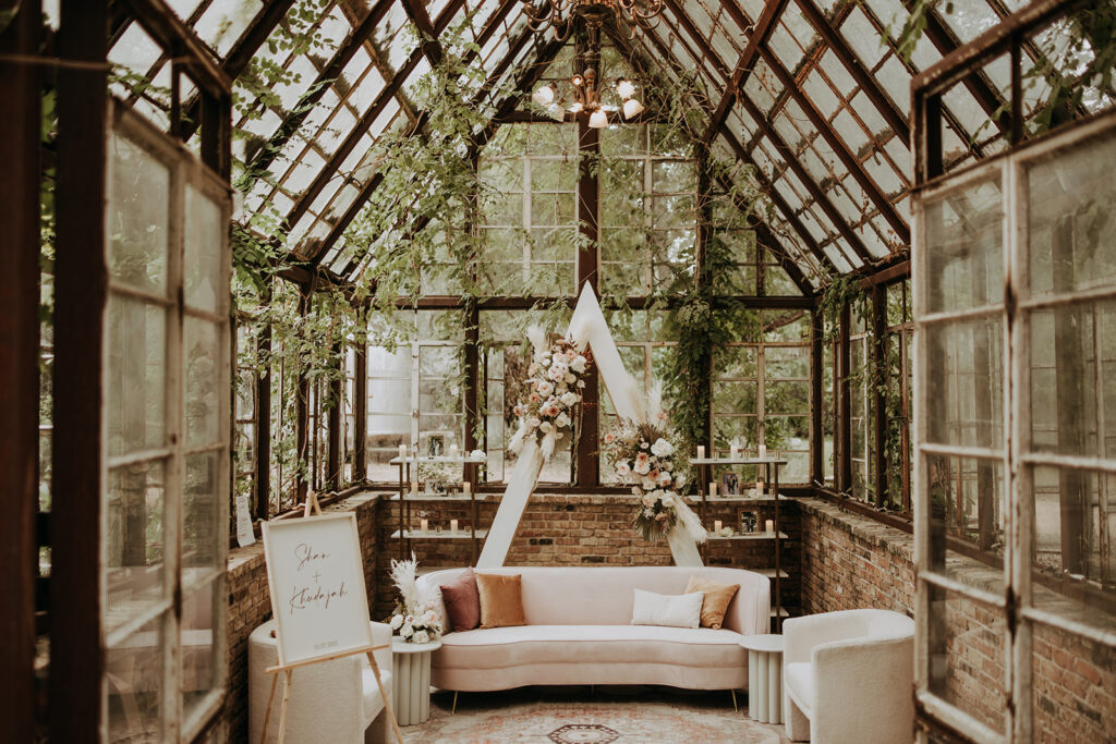 Amore Austin plans epic proposals.