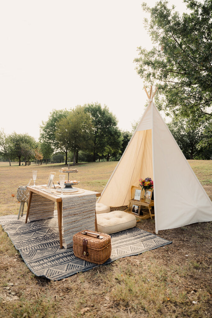 Amore Austin plans epic proposals.