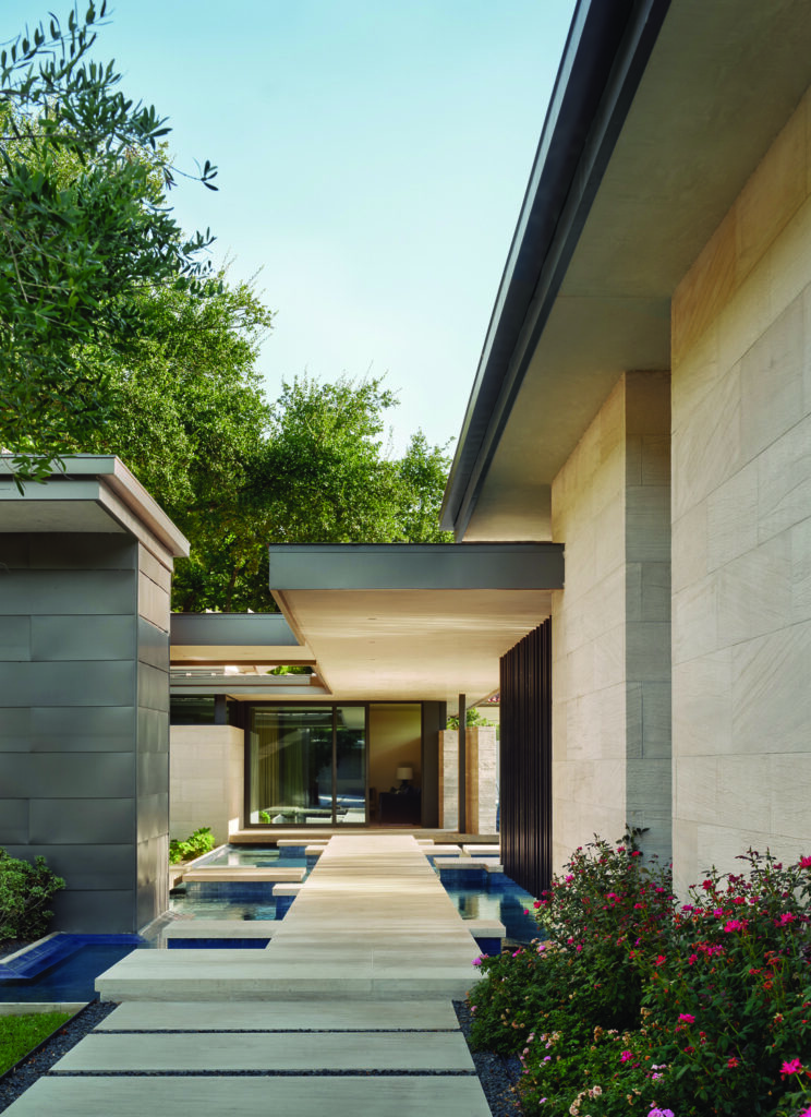 Britt Design Group and LaRue Architects (photo by Casey Dunn)