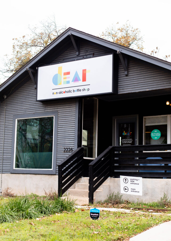 Dear Dry Drinkery (photo by Caitlin Rounds)