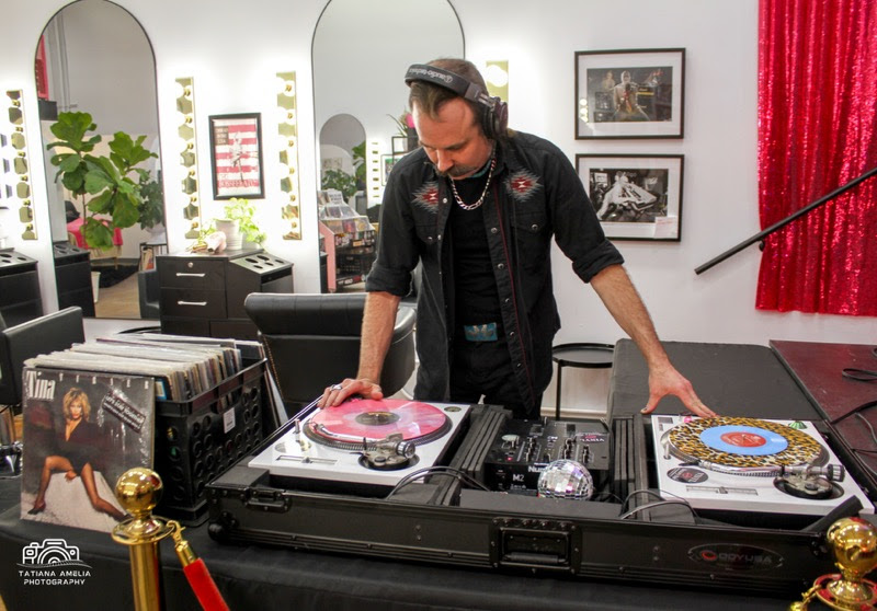 VINYL Beauty Bar offers nail, hair, spa, glam, and event rental services. (Photo by Tatiana Amelia)