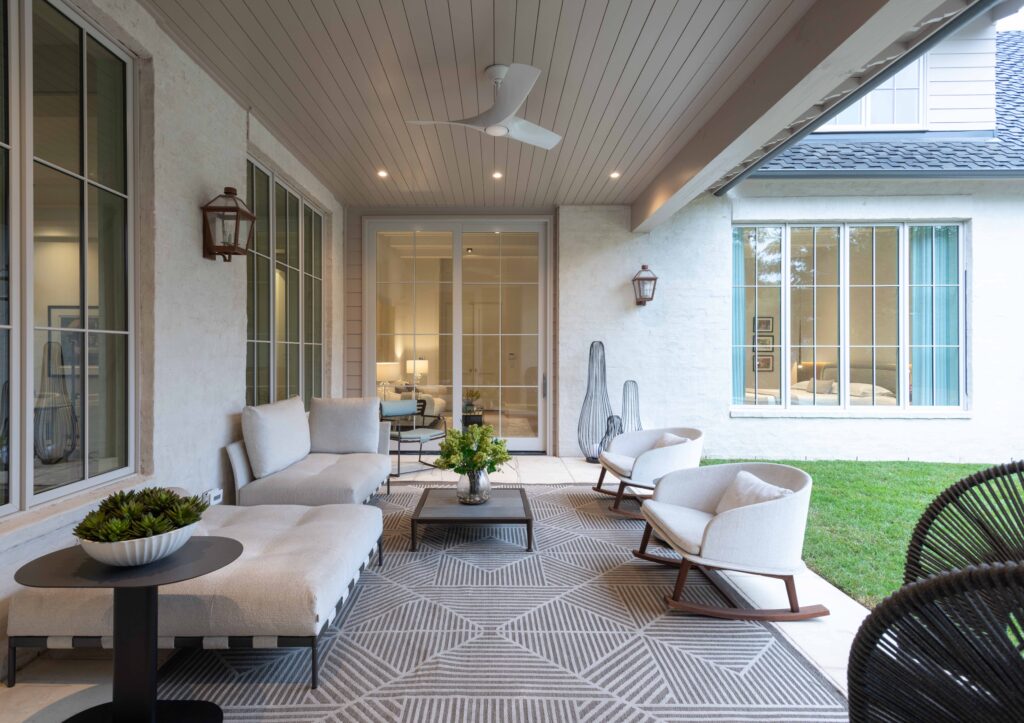 2712 Maria Anna Luxury Outdoor Living