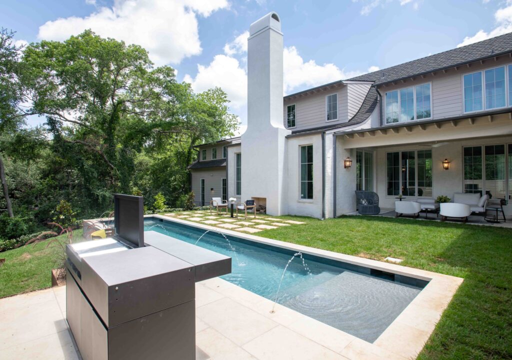 2712 Maria Anna Luxury Outdoor Living