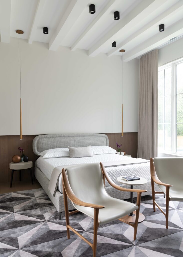 2712 Maria Anna Primary Suite