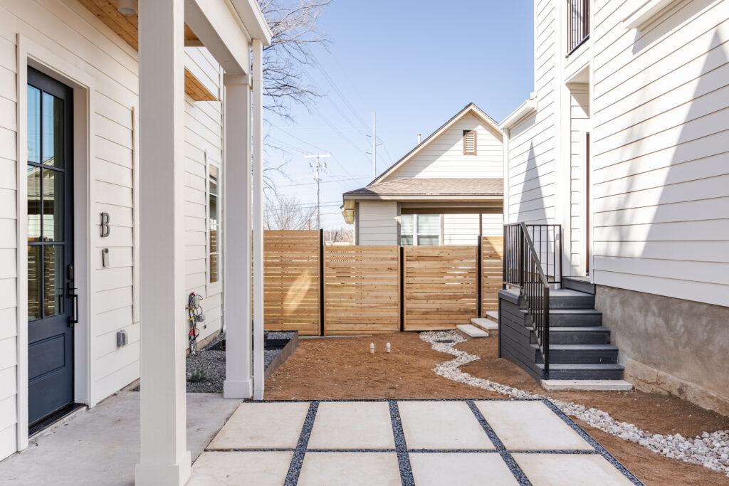 1802 Overhill Drive, Austin, Texas Unit B Exterior View (photo by James H Ruiz Photography)
