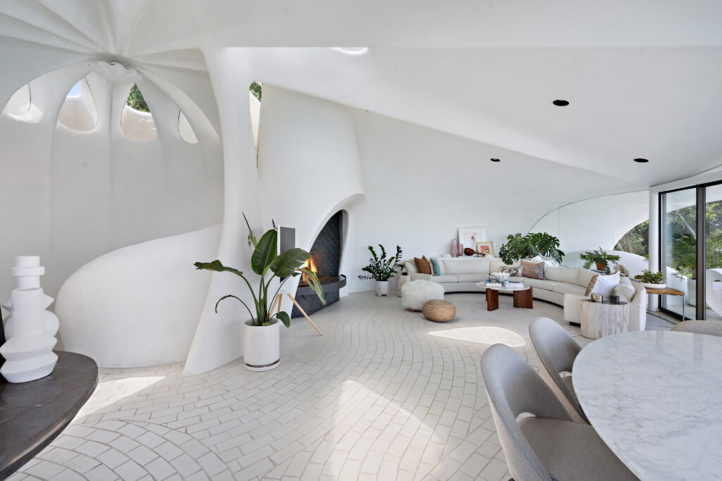 The Sand Dollar House (Photo by JPM Real Estate Photography / Compass)