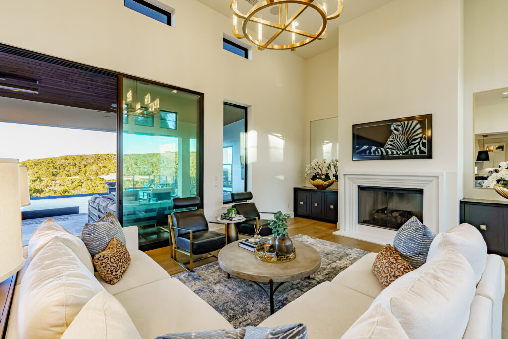 Lovely space to lounge at 1801 Windy Walk. (photo by Mark Adams)