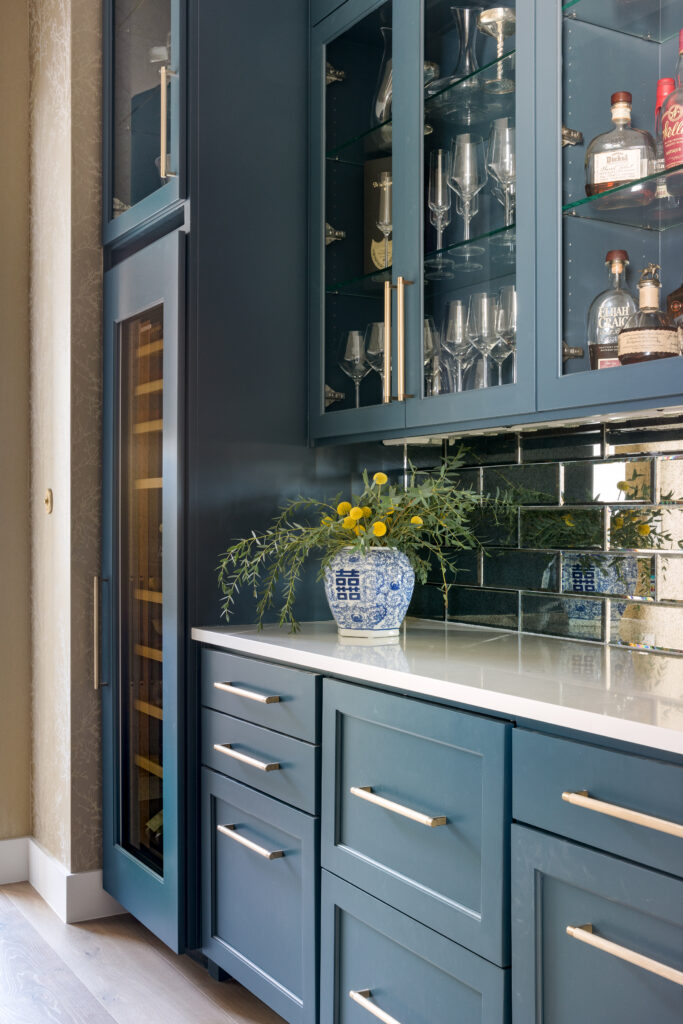 Bar area in Lakeway home.