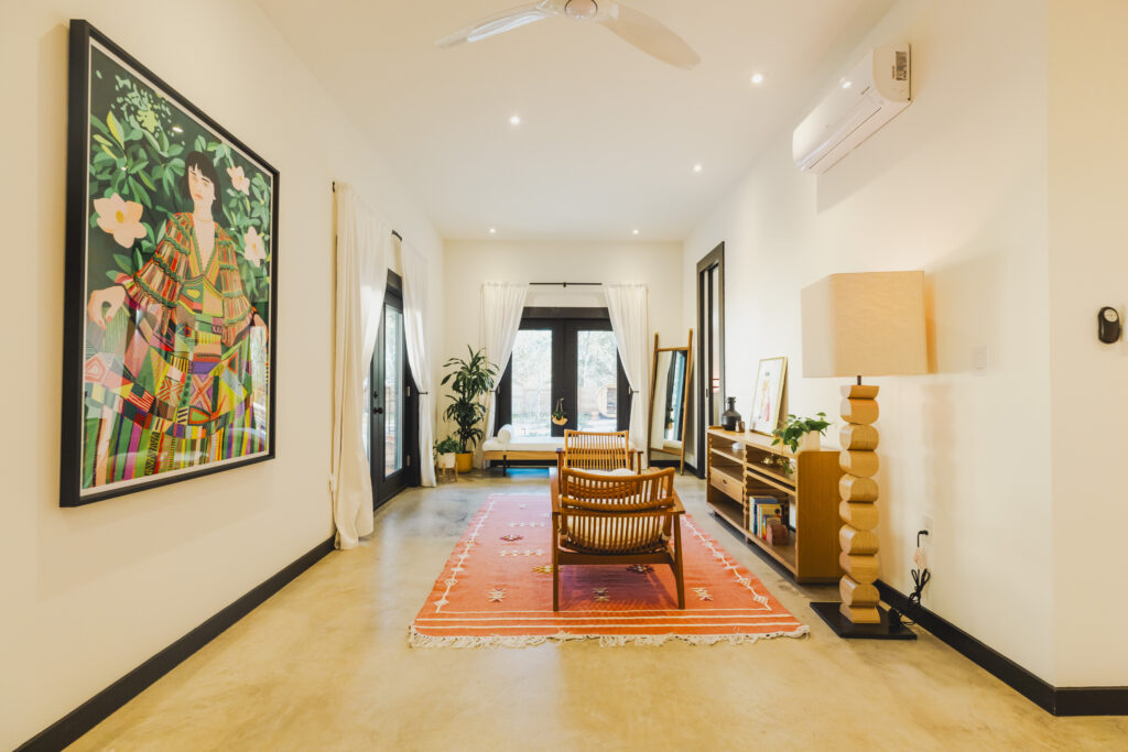 bedroom sitting area at Little Lockhart Oasis