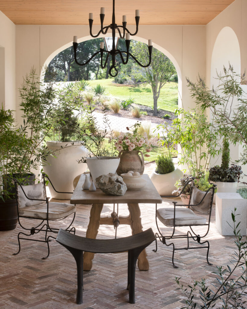 Mohon Interiors Home Renovation in Austin, Texas (photo by Peter Vitale)