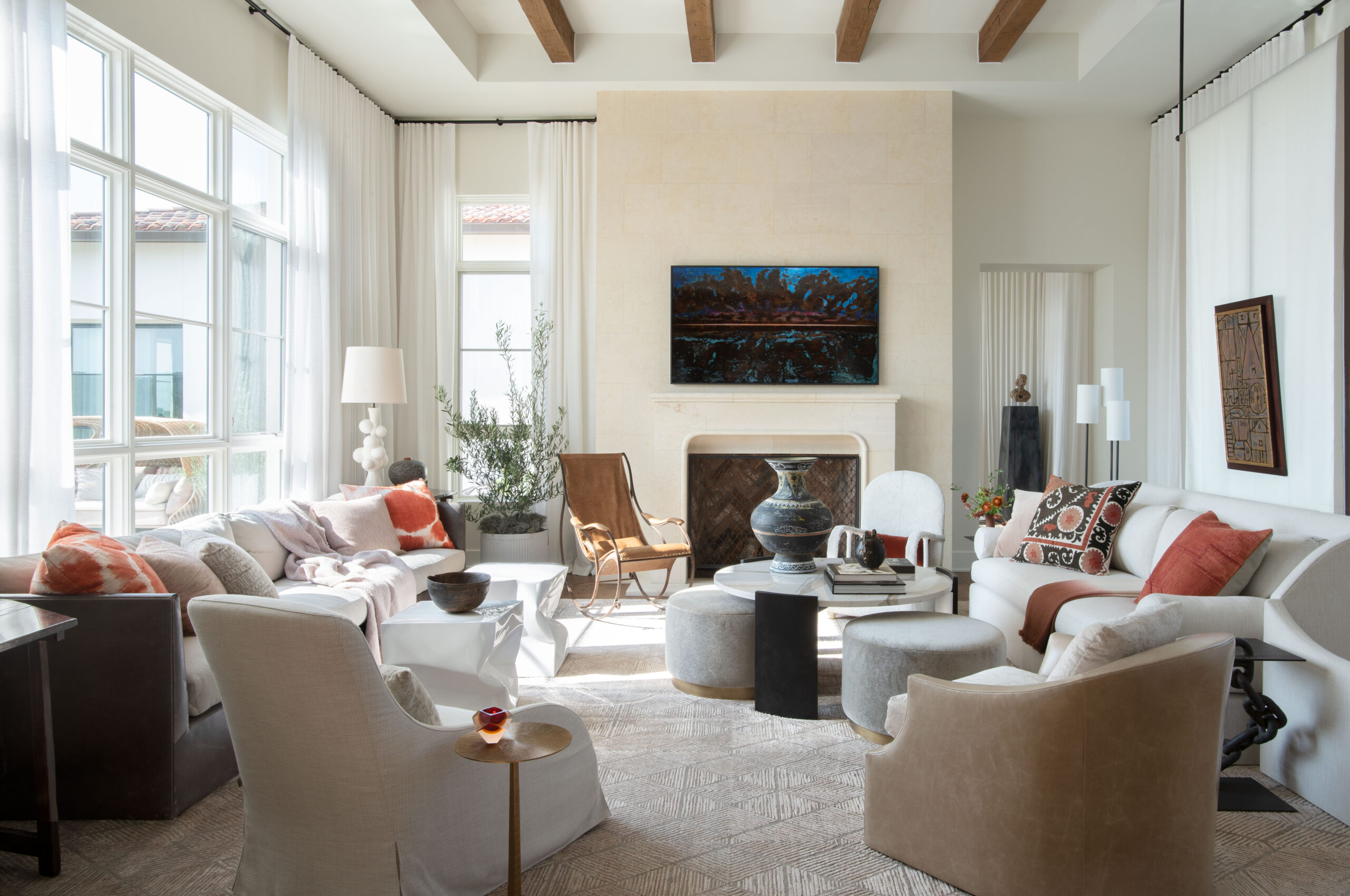 Mohon Interiors Incorporates Austin Homeowners' Impressive Art ...