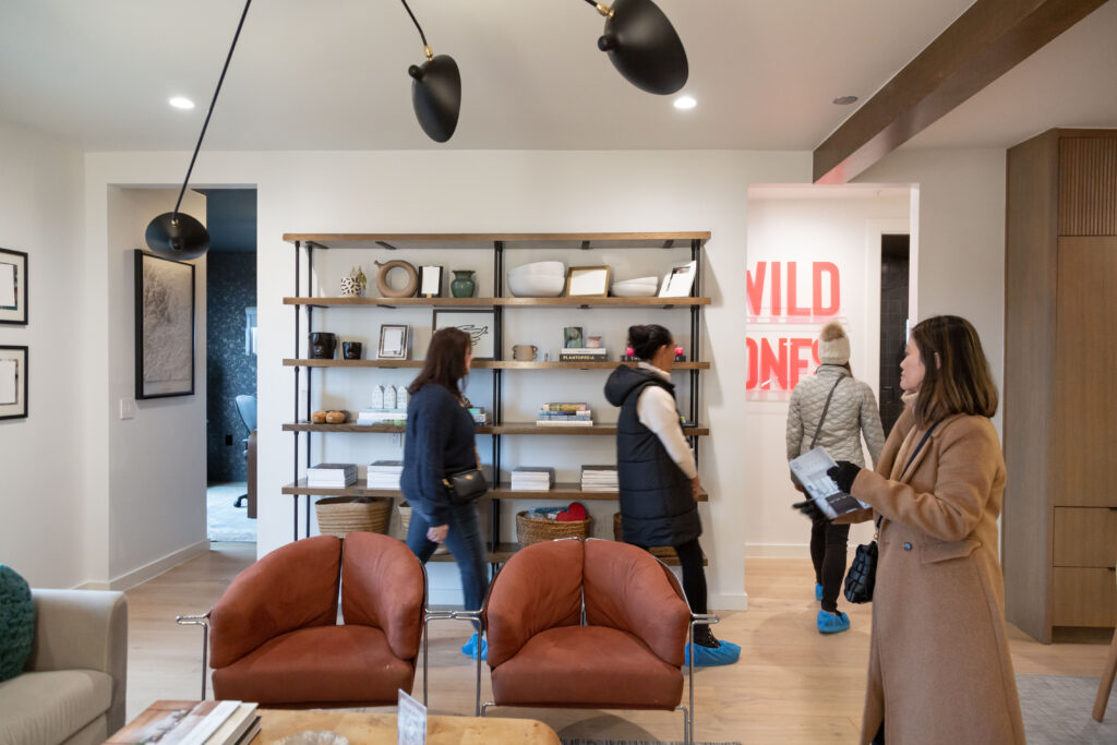 Attendees at the 2024 TRIBEZA Interiors Tour. (Photo by Jonathan Garza)