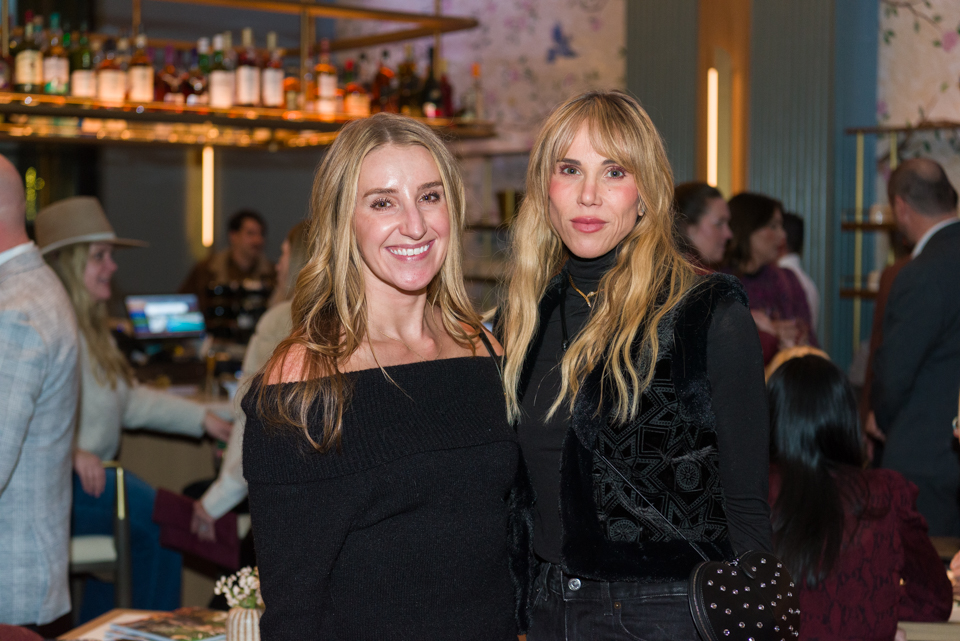 Elise Pekarek, Nell Mcknight