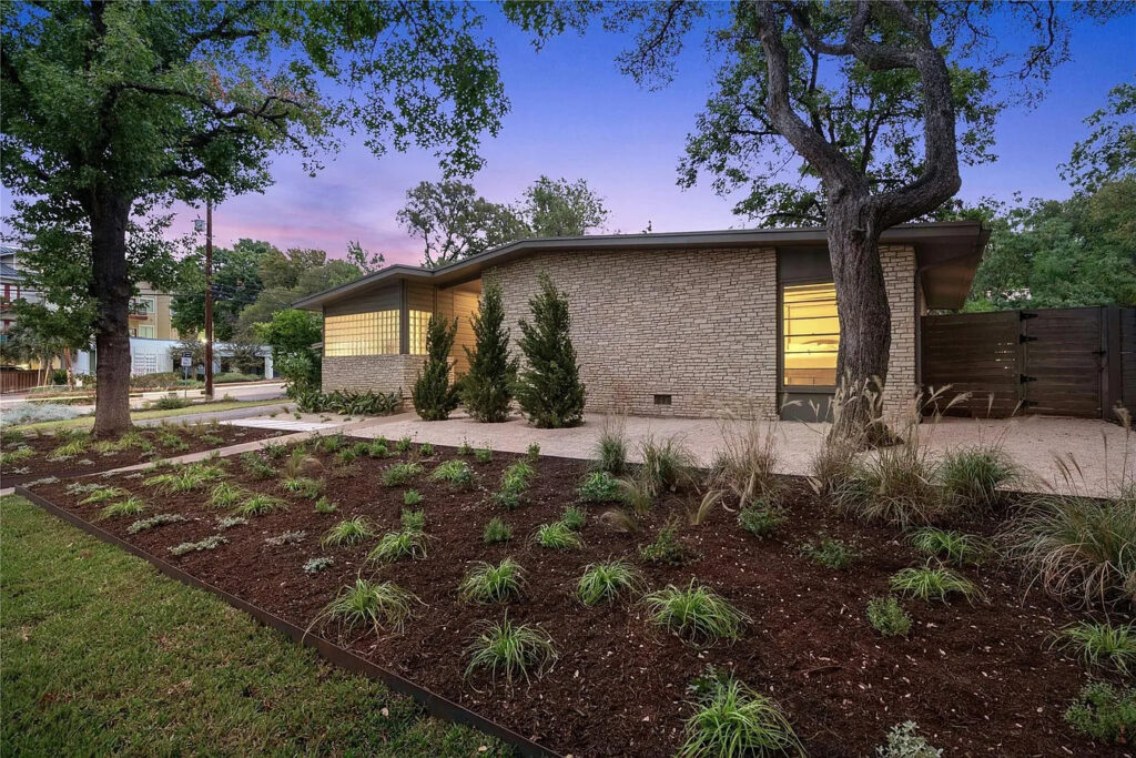 1813 Vance Cir. (Photo courtesy of Compass RE Texas)