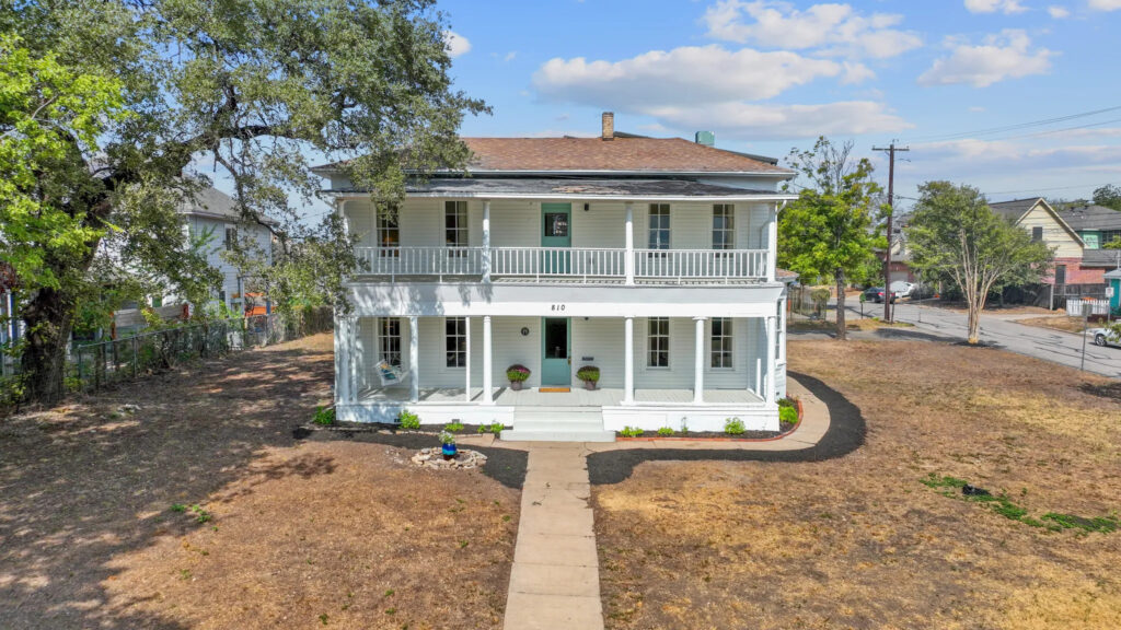 810 E 13th St. (Photo courtesy of Kuper Sotheby's International Realty)