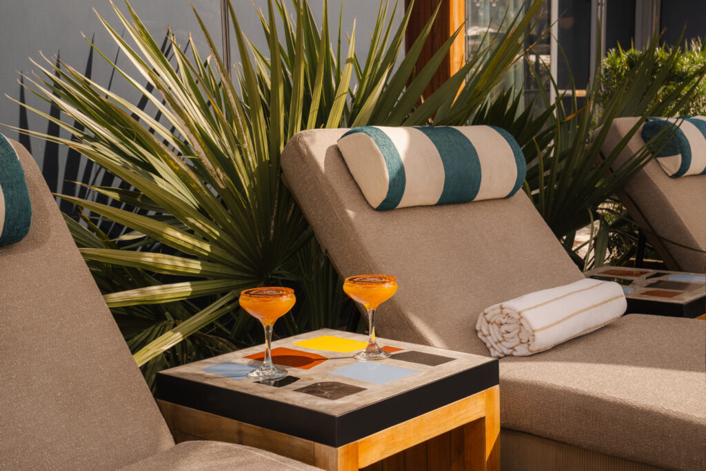 Arriba Abajo – Poolside Cocktails