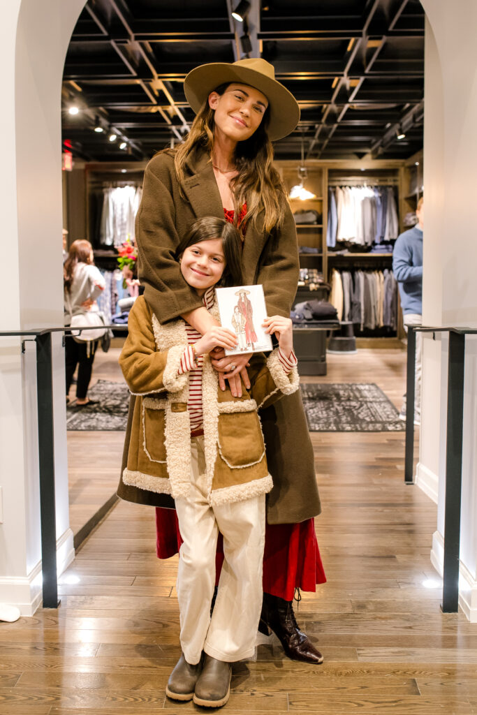 Estilo – Odette Annable and daughter