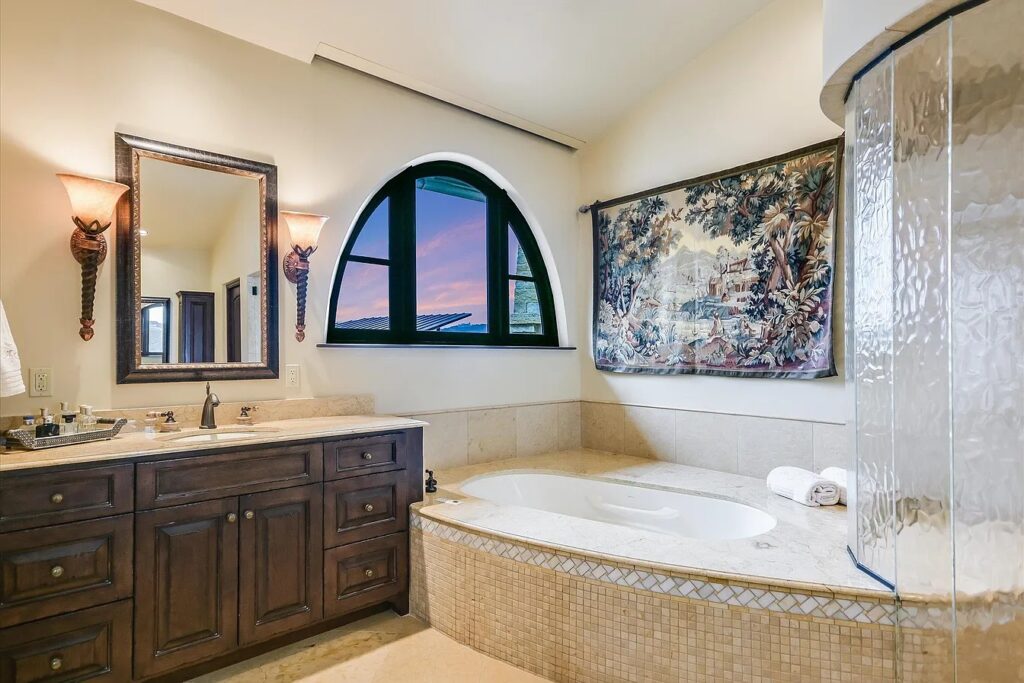 8b9ad8870772374887f6fdc8741824bc-uncropped_scaled_within_1344_1008