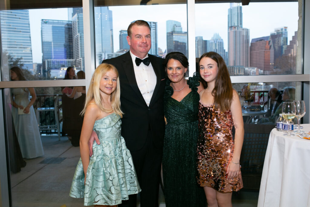 cb.25-1338-Hallie, John, Shelly and Georgia Bundy