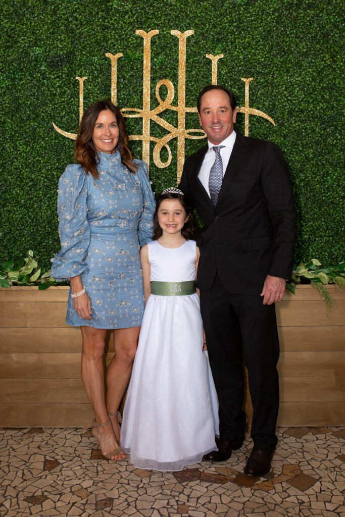 cb.25-165-Emily, Charlotte, and Ryan Seiders