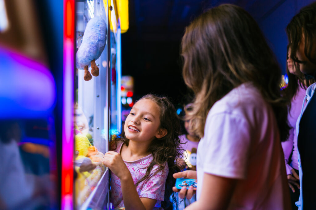 kids playing arcade games