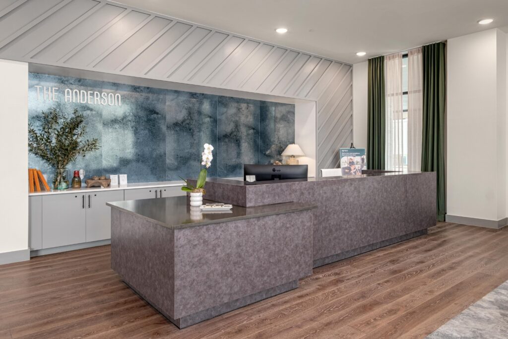 2711 W Anderson Lane_001