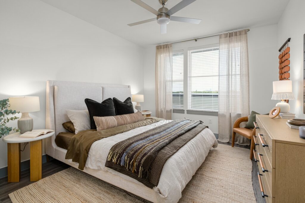 2711 W Anderson Lane_024