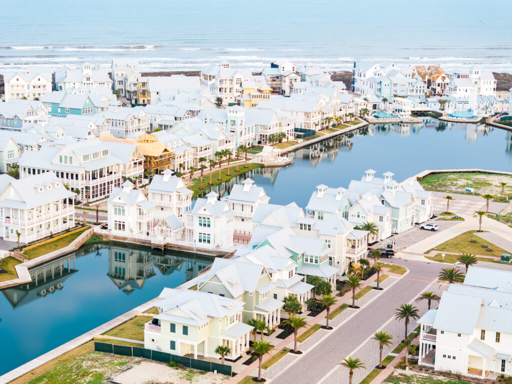 Cinnamon Shore South Lake aerial view.
