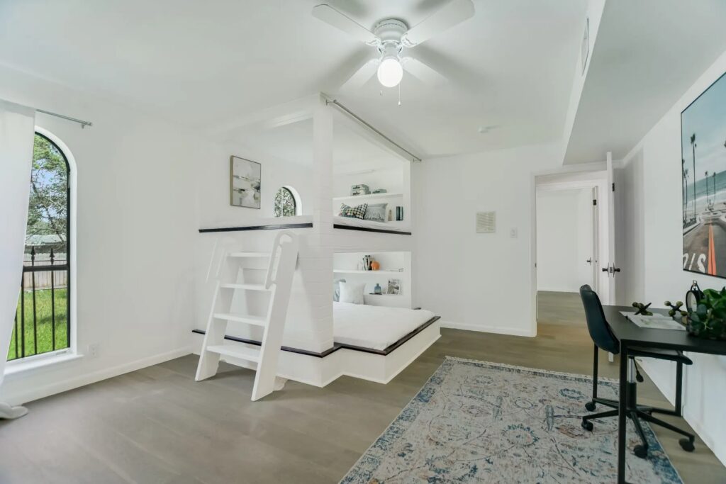 910 Old Stonehedge, West Lake Hills, Texas, 78746