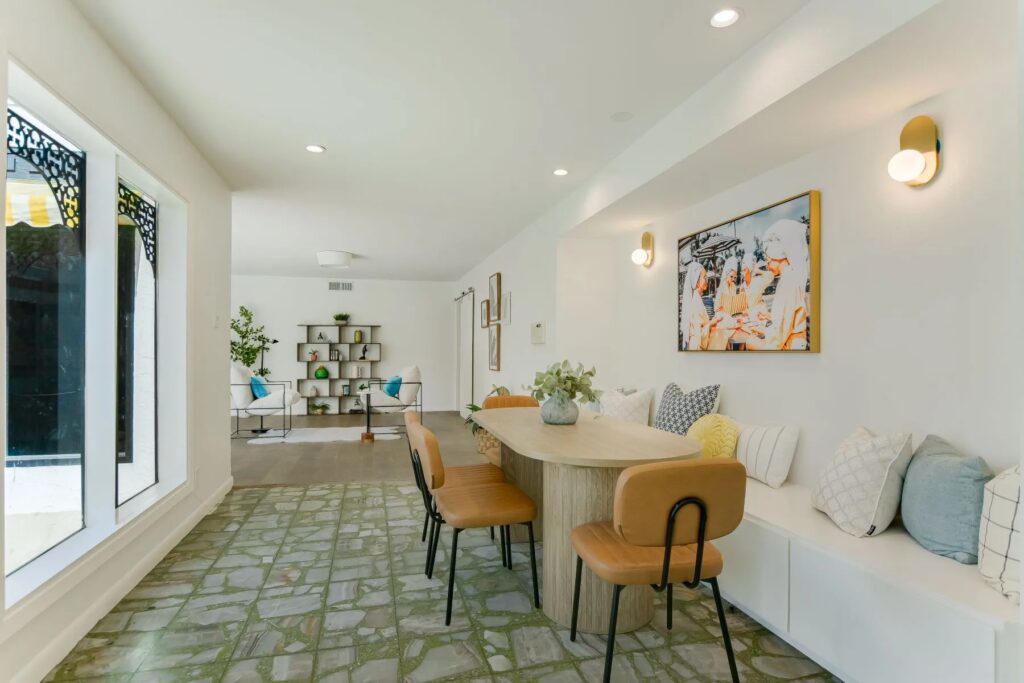 910 Old Stonehedge, West Lake Hills, Texas, 78746