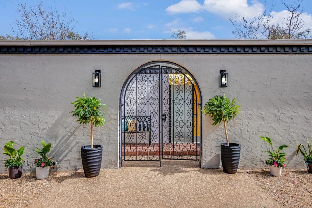 910 Old Stonehedge, West Lake Hills, Texas, 78746