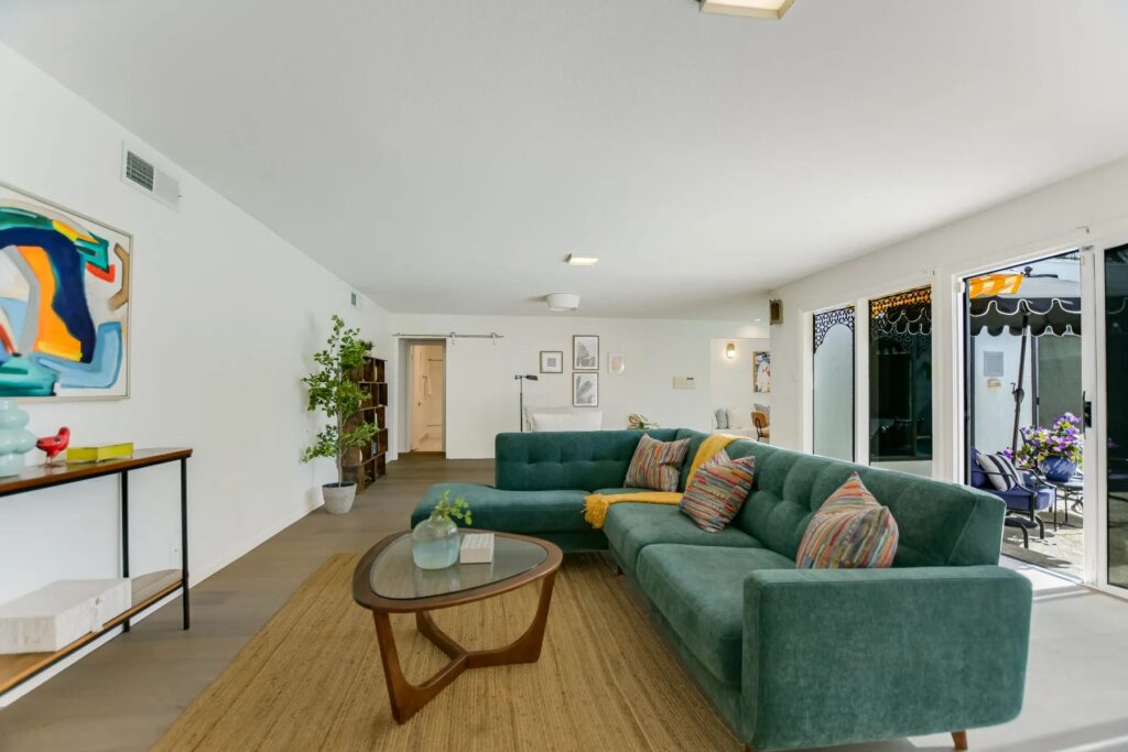 910 Old Stonehedge, West Lake Hills, Texas, 78746