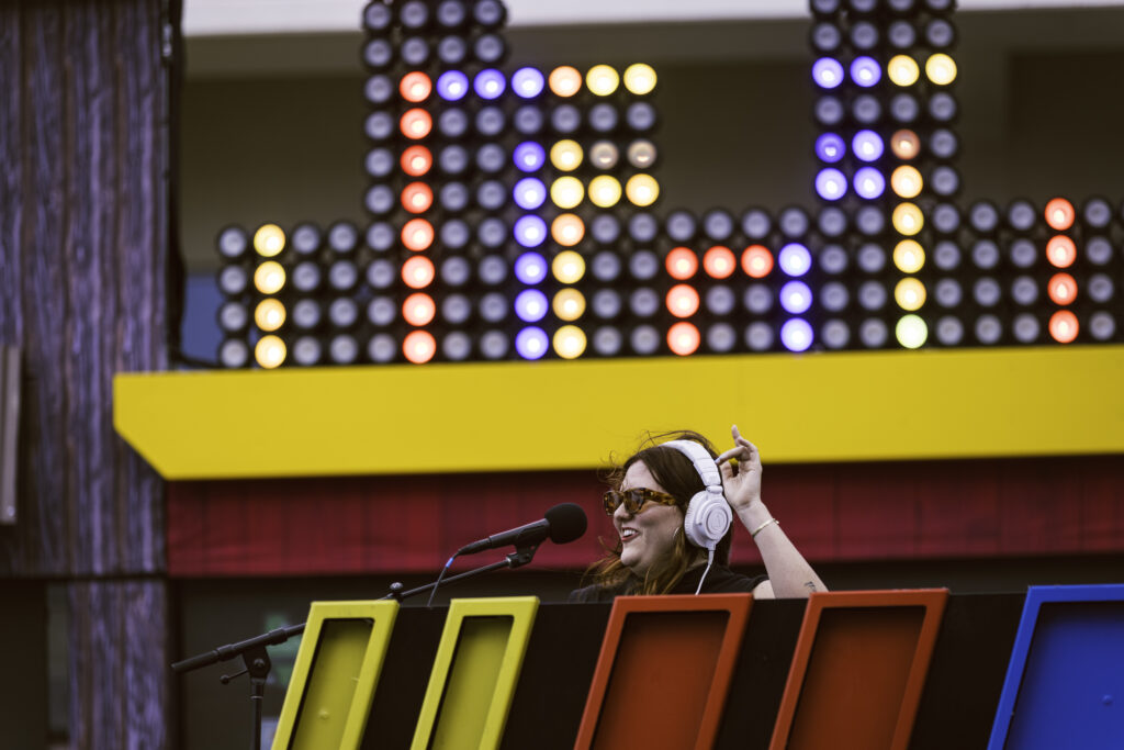 DJ Cassandra Performing