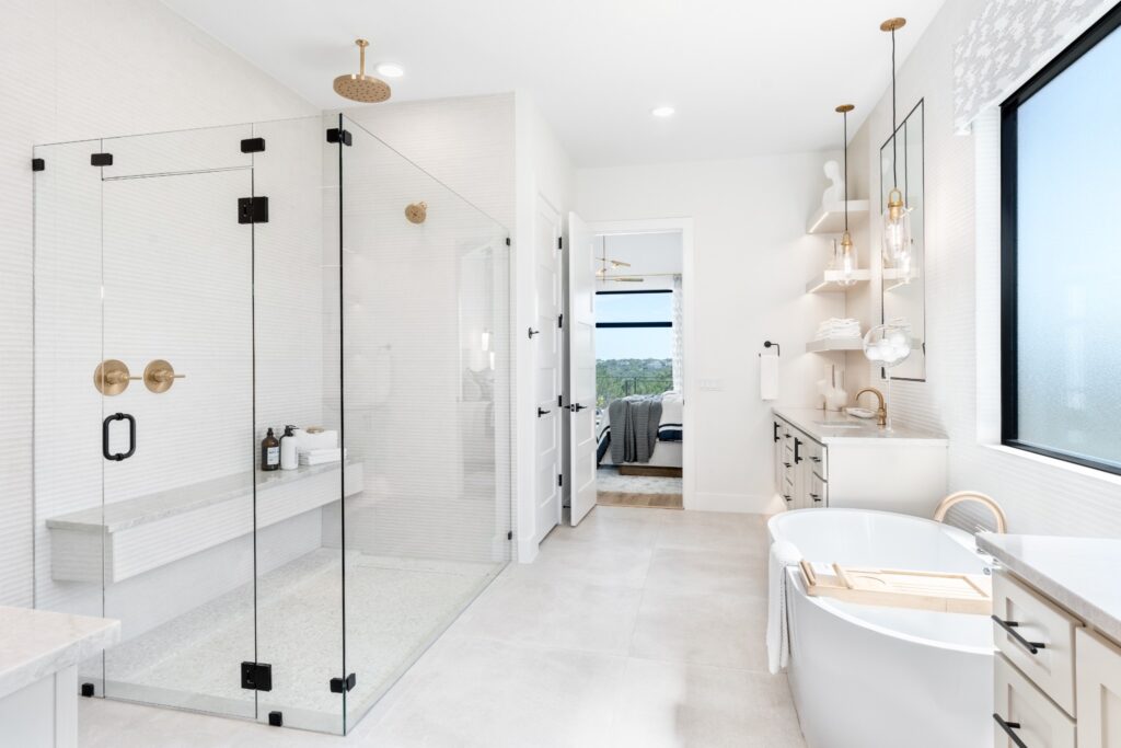 Overlook at Westlake Primary Bathroom (photo courtesy of MileStone Community Builders)