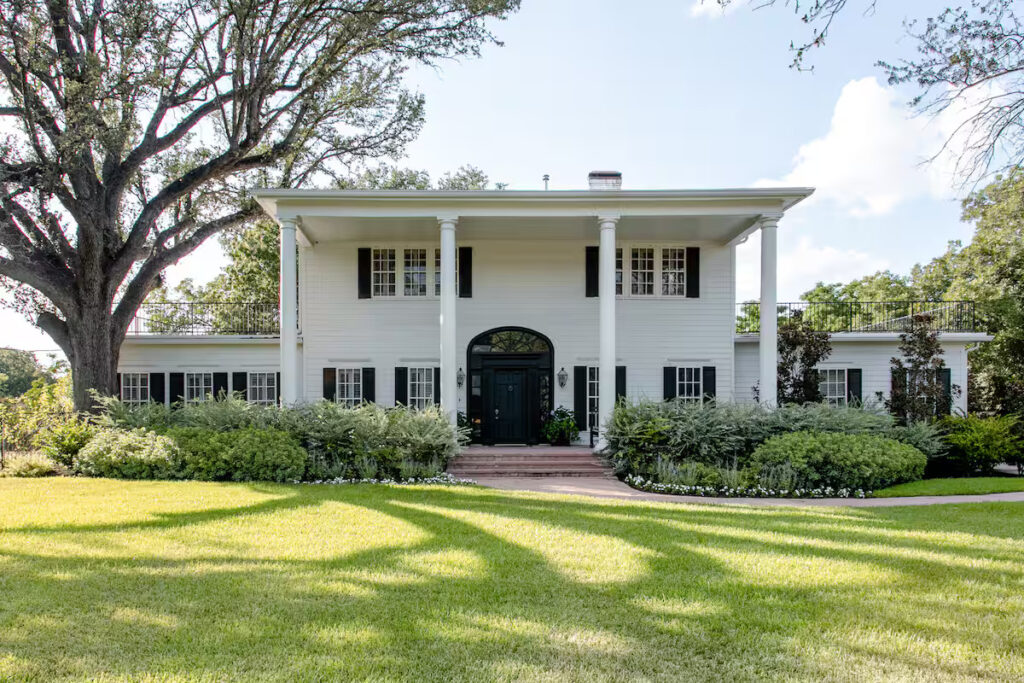 Magnolia's Historic Hillcrest Estate. (Photo courtesy of Magnolia Vacation Rentals)
