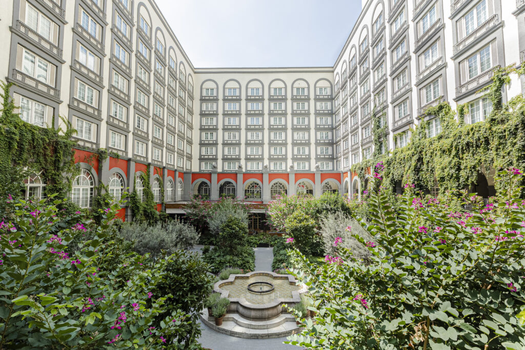 The courtyard of the Four Seasons Hotel Mexico City, a luxury property housed in a historic building along Paseo de la Reforma. (Photo by Renata Garrido)