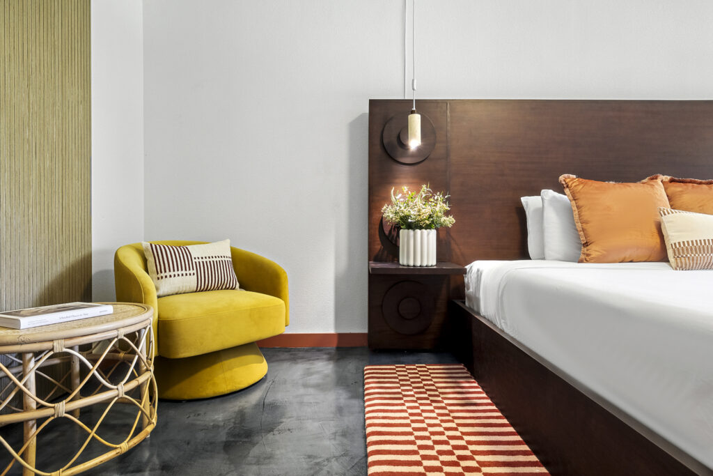 Stylish deluxe king river view room