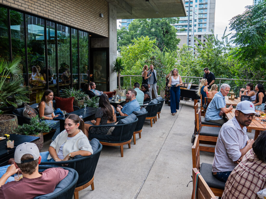 Hestia’s patio overlooks Shoal Creek. (Photo by Mars Tello)