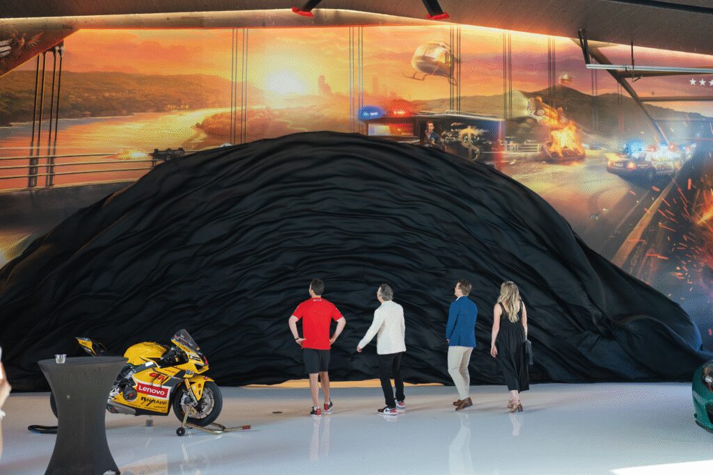 5-Mural Reveal