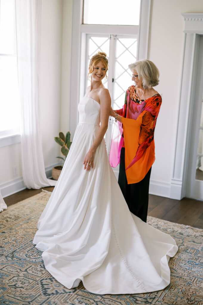 Carly's first look with her mother. (Photo by Katie Knotts)