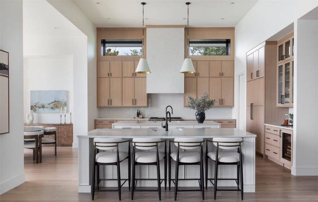 Lauren Allyn Interiors (photo by Avery Rubek)