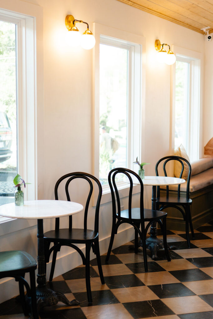 Mazúr Coffee & Boutique's cafe seating area.