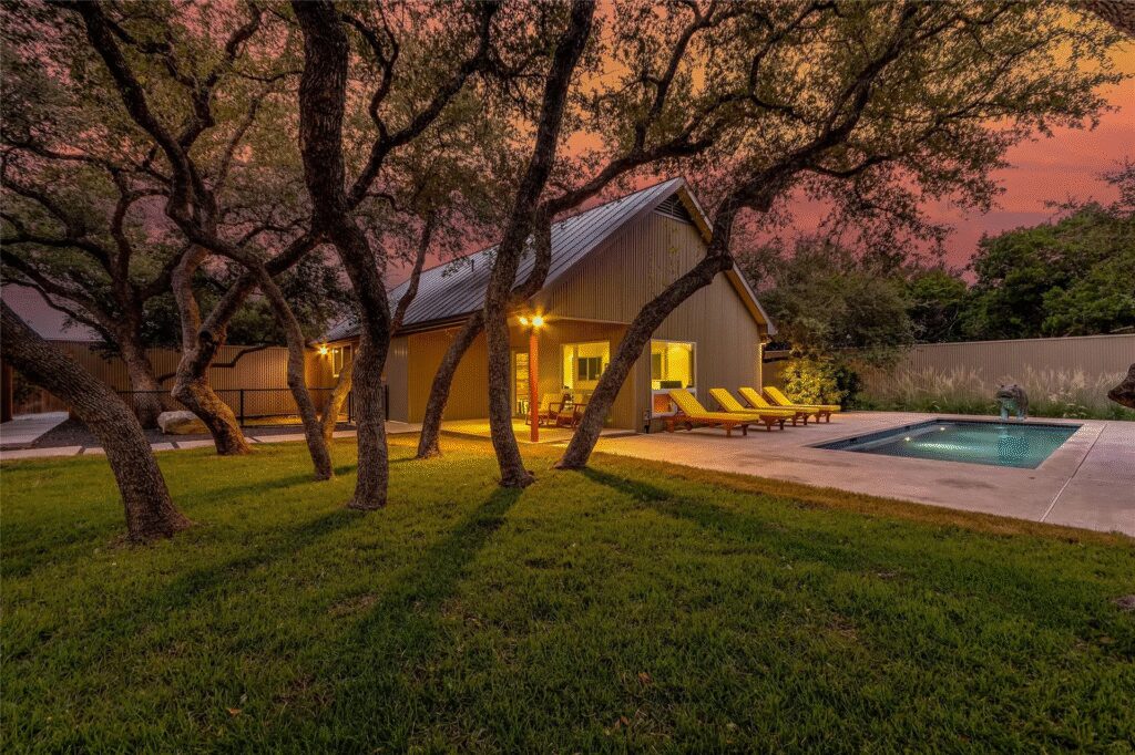 2606 Ranch Road 620 N (Photo courtesy of Kuper Sotheby's International Realty)