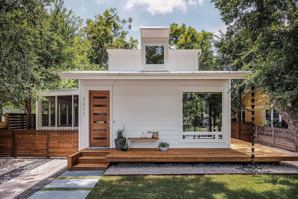 2211 Canterbury St. (Photo courtesy of Compass RE Texas)