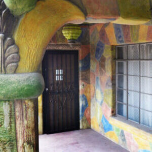 Casa-De-Suenos-Entry-with-Label-