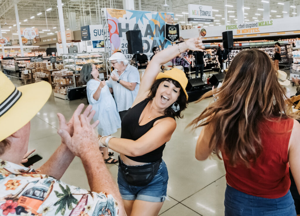 Laura Skelding_HDMF25_H-E-B SoCo_Crowd_07