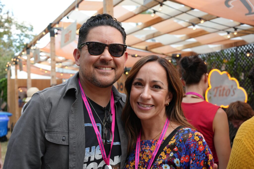 Steven and Janel Gonzalez resize_2906